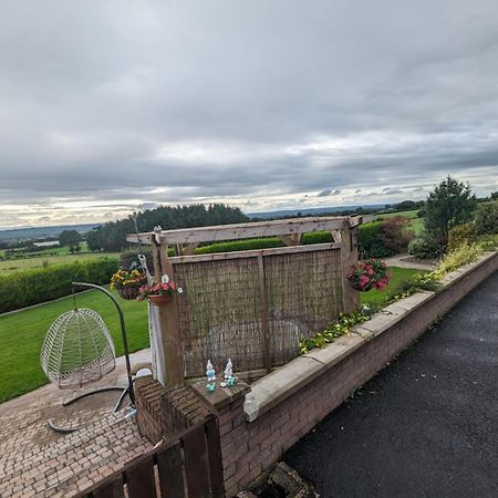 Antrim Heights Bnb Exterior foto