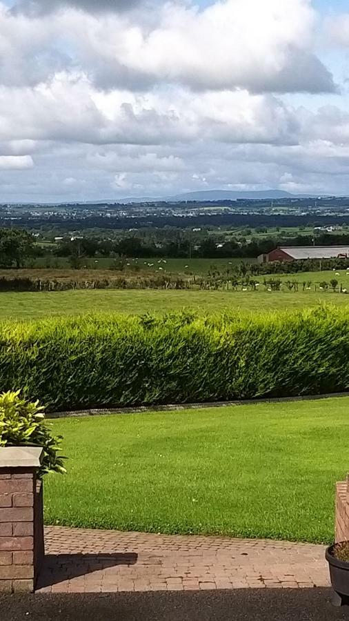 Antrim Heights Bnb Exterior foto