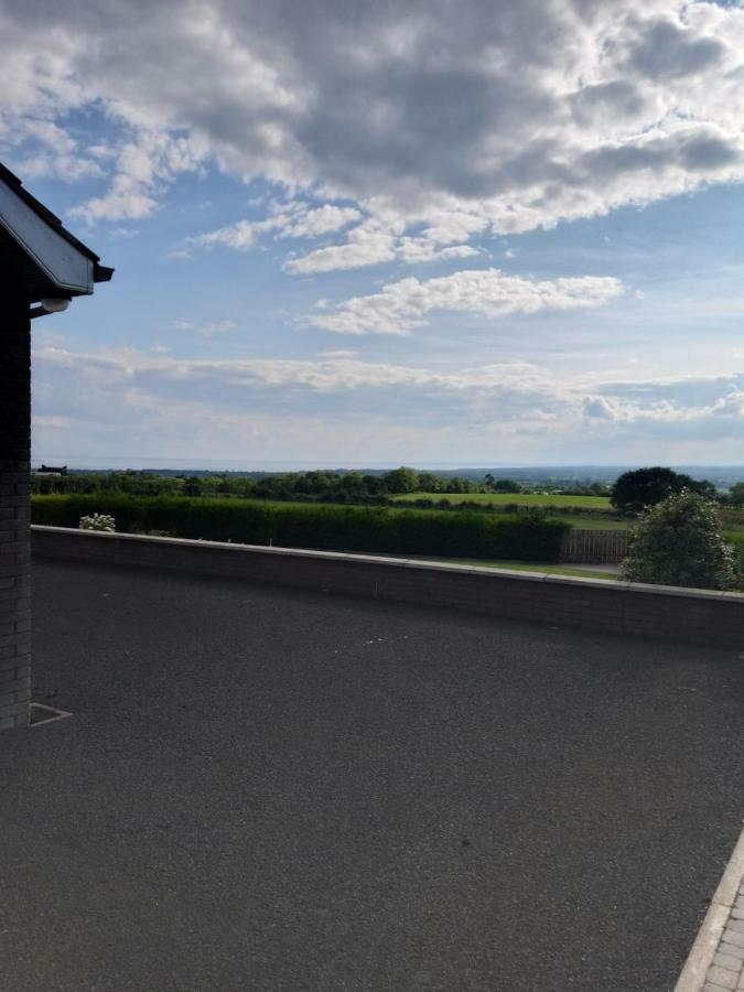 Antrim Heights Bnb Exterior foto